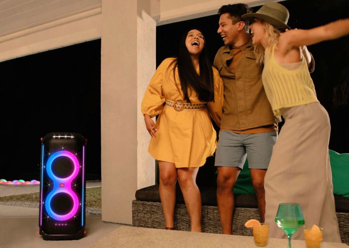 JBL PartyBox 710 Party-Lautsprecher (Bluetooth, 800 W), JBL Partybox 710 Black, 4.5, Newsletter anmelden & Vorteile sichern